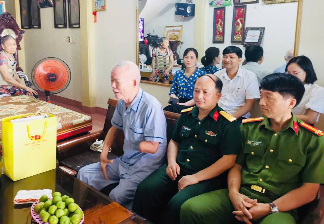 Anh-tin-bai